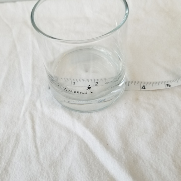 G06: JOHNNIE WALKER WHISKEY GLASS - Picture 5 of 7